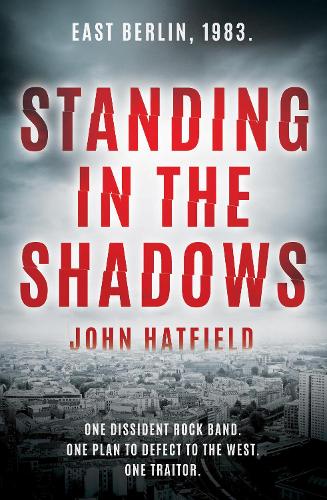 Бумажная книга «Standing in the Shadows», автор Джон Хэтфилд - фото №1
