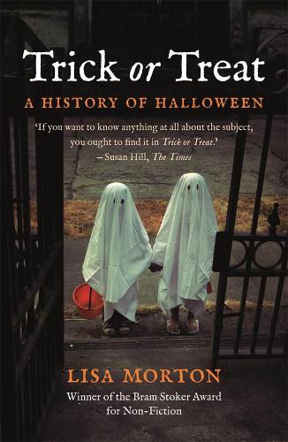 Паперова книга «Trick or Treat: A History of Halloween», автор Ліза Мортон - фото №1