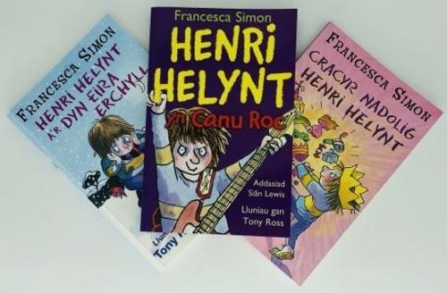 Бумажная книга «Pecyn Henri Helynt 4», автор Франческа Саймон - фото №1