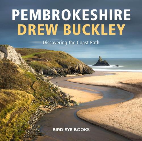 Паперова книга «Pembrokeshire: Discovering the Coastal Path», автор Дрю Баклі - фото №1