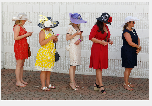 Бумажная книга «Only Human: Photographs by Martin Parr (Kentucky Derby, Louisville, USA, 2015)», автор Мартин Парр - фото №1