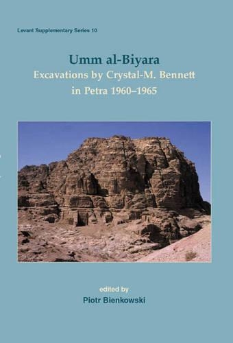 Паперова книга «Umm al-Biyara: Excavations by Crystal-M. Bennett in Petra 1960-1965», автор Пьотр Беньковський - фото №1