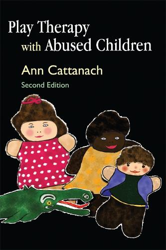 Бумажная книга «Play Therapy with Abused Children», автор Энн Каттанач - фото №1
