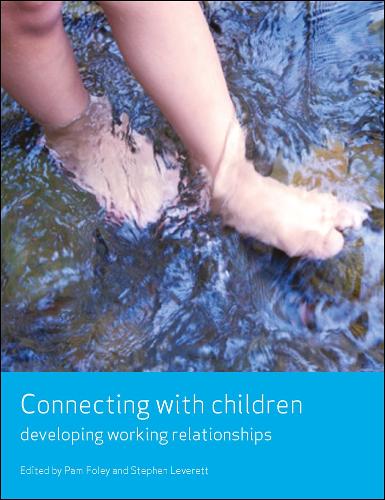 Бумажная книга «Connecting with children: Developing working relationships», авторов Изабелла Креспи, Вера Ломацци - фото №1