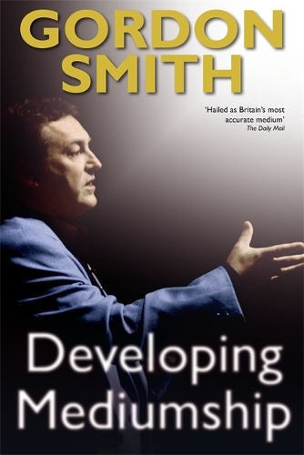Паперова книга «Developing Mediumship», автор Гордон Сміт - фото №1