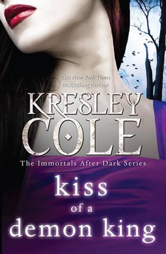 Паперова книга «Kiss of a Demon King», автор Креслі Коул - фото №1