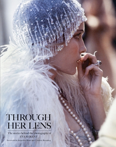 Паперова книга «Through Her Lens: The Stories Behind the Photography of Eva Sereny», авторів Єва Серені, Iconic Images - фото №1