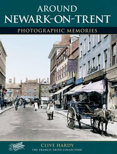 Паперова книга «Newark-on-Trent», автор Клайв Гарді - фото №1