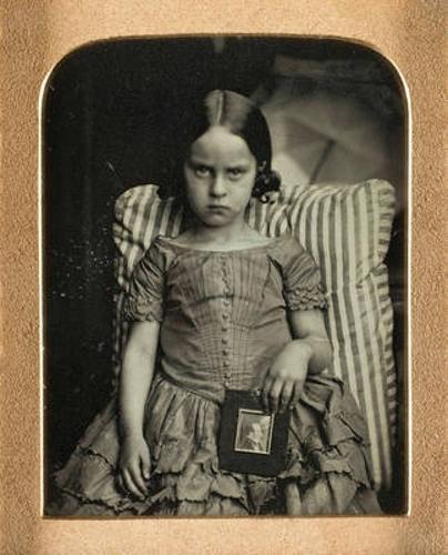 Бумажная книга «Scottish Photography: The First Thirty Years», авторов А. Д. Моррисон-Лоу, Сара Стивенсон - фото №1