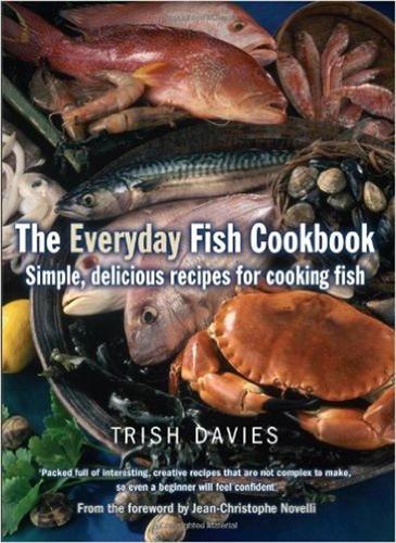 Бумажная книга «The Everyday Fish Cookbook: Simple, Delicious Recipes for Cooking Fish», автор Триш Дэвис - фото №1