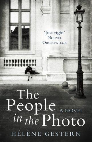 Бумажная книга «The People in the Photo» - фото №1