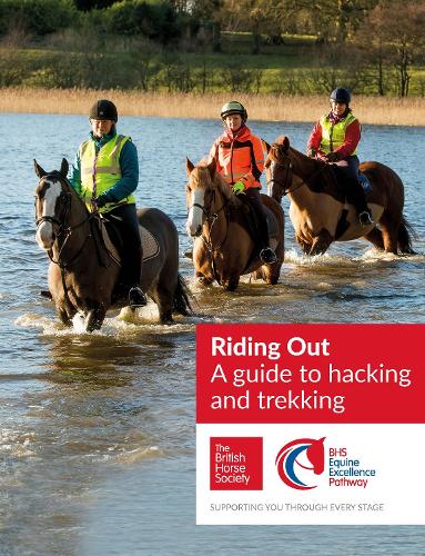 Паперова книга «BHS Riding Out: A guide to hacking and trekking», автор Британське товариство коней - фото №1