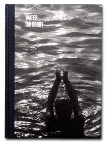 Бумажная книга «Water», автор Ян Берри - фото №1