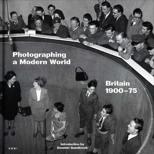 Бумажная книга «Photographing a Modern World: Britain 1900-1975» - фото №1