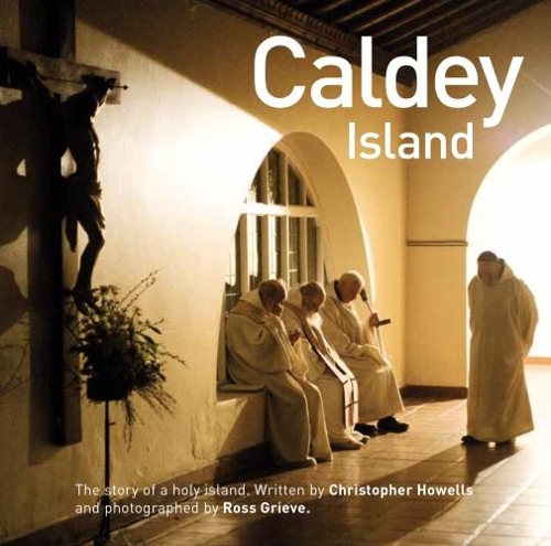 Бумажная книга «Caldey Island», автор Кристофер Хауэллс - фото №1