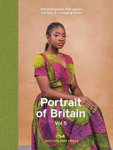Бумажная книга «Portrait Of Britain Volume 5: 200 photographs that capture the face of a changing nation», автор Hoxton Mini Press - фото №1