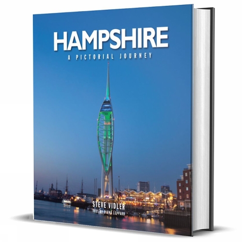 Paper book «Hampshire: A Pictorial Journey: A photographic journey through Hampshire and the Isle of Wight», author Steve Vidler - фото №1
