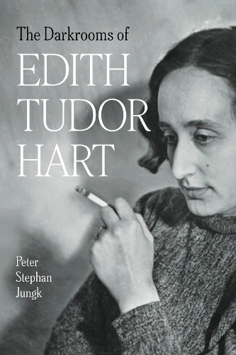 Бумажная книга «The Darkrooms of Edith Tudor-Hart: Stories of a Life», автор Петер Штефан Юнгк - фото №1