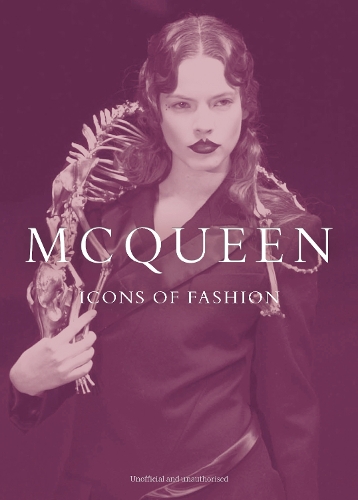 Бумажная книга «McQueen: Icons of Fashion», автор Майкл О'Нил - фото №1