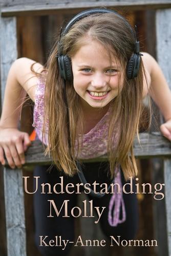 Паперова книга «Understanding Molly», автор Келлі-Енн Норман - фото №1