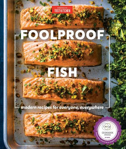 [object Object] «Foolproof Fish: Modern Recipes and Essential Techniques», автор America's Test Kitchen - фото №1