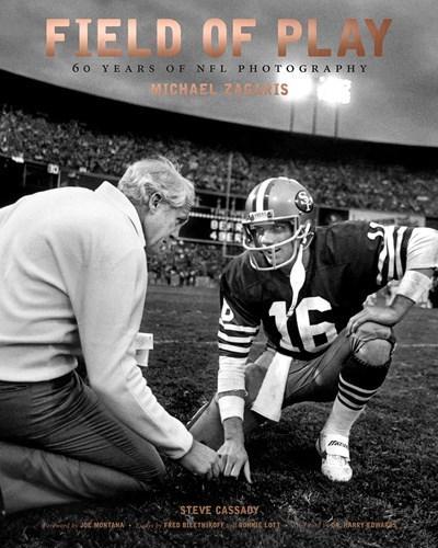 Паперова книга «Field of Play: 60 Years of NFL Photography», автор Стів Кессаді - фото №1