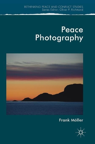 Паперова книга «Peace Photography», автор Френк Меллер - фото №1