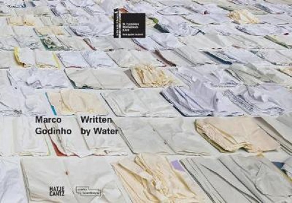 Бумажная книга «Marco Godinho. Bilingual edition» - фото №1