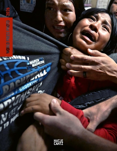 Паперова книга «World Press Photo Yearbook 2026» - фото №1