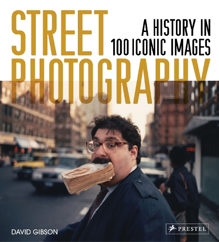 Бумажная книга «Street Photography: A History in 100 Iconic Photographs», автор Дэвид Гибсон - фото №1