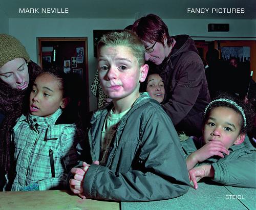 Бумажная книга «Mark Neville: Fancy Pictures», автор Марк Невилл - фото №1