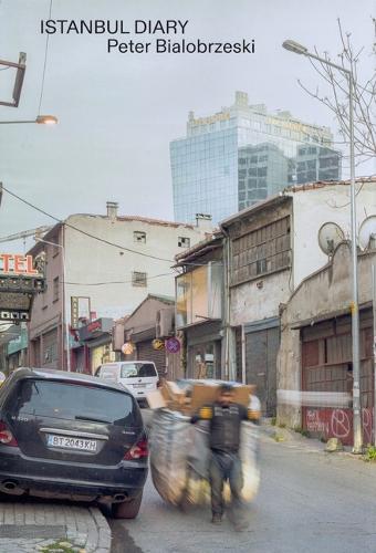 Паперова книга «Istanbul Diary», автор Пітер Бялобжеський - фото №1