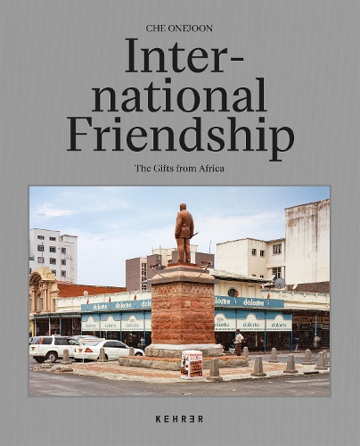 Бумажная книга «International Friendship: The Gifts From Africa», автор ЧЕ Онеджун - фото №1