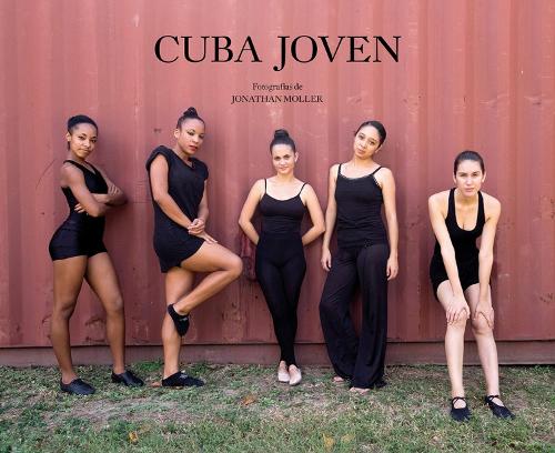 Паперова книга «Young Cuba», автор Джонатан Моллер - фото №1