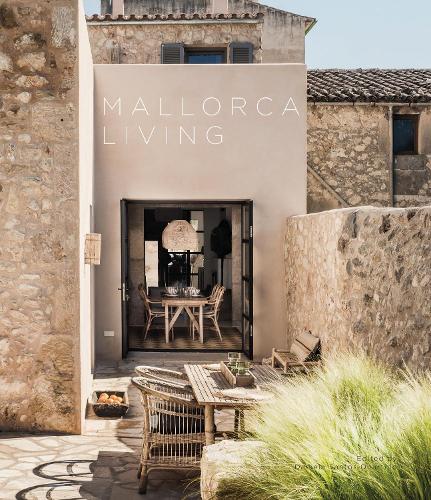 Бумажная книга «Mallorca Living», автор Даниэла Сантос Куартино - фото №1