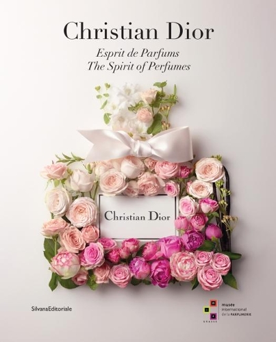 Бумажная книга «Christian Dior: The Spirit of Perfumes», авторов Кэрол Бьянкалана, Эдмон Рудницка, Элизабет де Фейдо, Фарид Ченун, Франсуа Демаши, Фредерик Бурделье, Грегори Курдерк, Жан-Батист Пизано, Люсьен Ростаньо, Винсент Лерет - фото №1