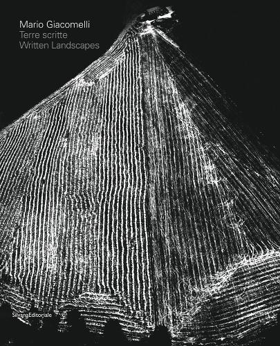 Бумажная книга «Mario Giacomelli: Written Landscapes», авторов Коррадо Бениньи, Мауро Занки - фото №1