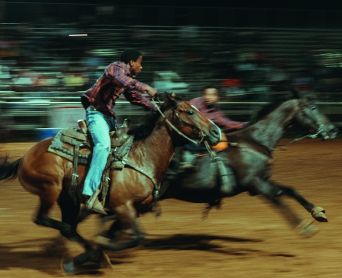 Бумажная книга «Eight Seconds: Black Rodeo Culture: Photographs by Ivan McClellan», автор Иван Макклеллан - фото №1