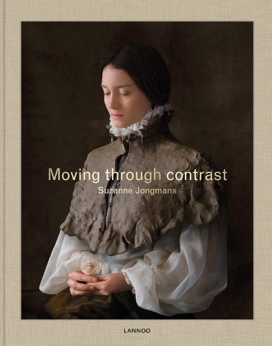 Бумажная книга «Moving Through Contrast: Suzanne Jongmans», автор Сюзанна Йонгманс - фото №1