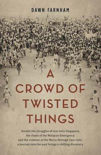 Паперова книга «A Crowd of Twisted Things», автор Доун Фарнем - фото №1
