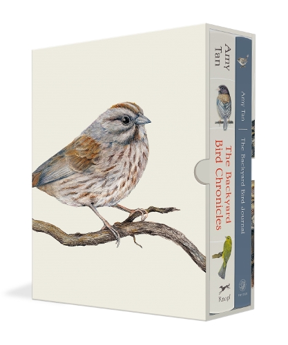 Paper book «The Backyard Bird Collection [Special Edition, Book & Nature Journal Boxed Set]: A Deluxe Set of The Backyard Bird Chronicles and The Backyard Bird Journal», author Amy Tan - фото №1
