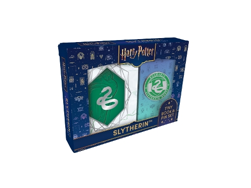 Бумажная книга «Harry Potter: Slytherin Tiny Book and Pin Set», автор Insight Editions - фото №1