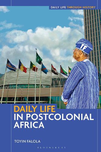Паперова книга «Daily Life in Postcolonial Africa», автор Тойєн Фалола - фото №1