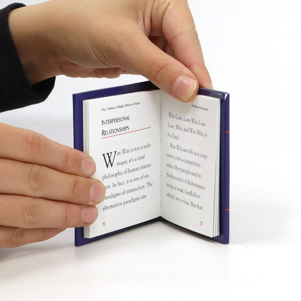 Бумажная книга «The 7 Habits of Highly Effective People. Miniature edition», автор Стивен Кови - фото №1