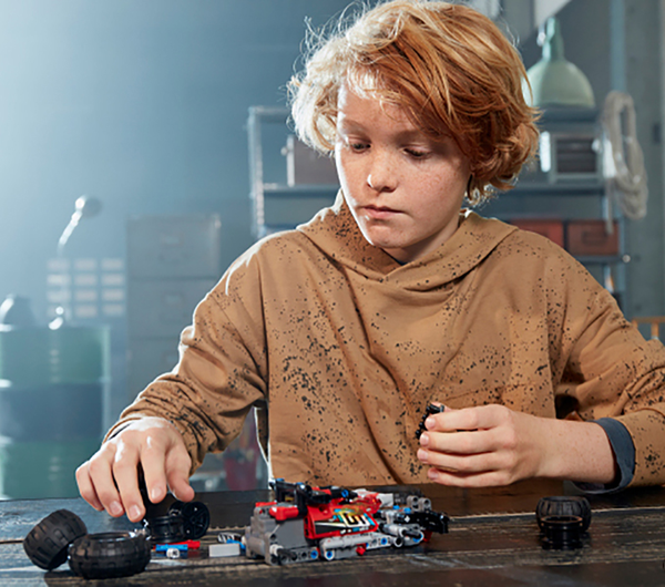  «Конструктор LEGO Technic Красный гоночный автомобиль 139 деталей (42073)», бренда LEGO - фото №1
