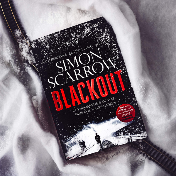 Бумажная книга «Blackout», автор Саймон Скэрроу - фото №1
