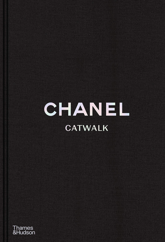 Книга «Chanel Catwalk. The Complete Collections» – Патрик Мориес
