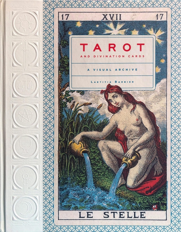 Бумажная книга «Tarot and Divination Cards», автор Летиция Барбье - фото №1