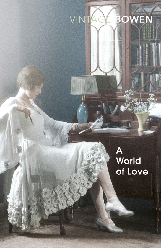 Бумажная книга «A World of Love», автор Элизабет Боуэн - фото №1