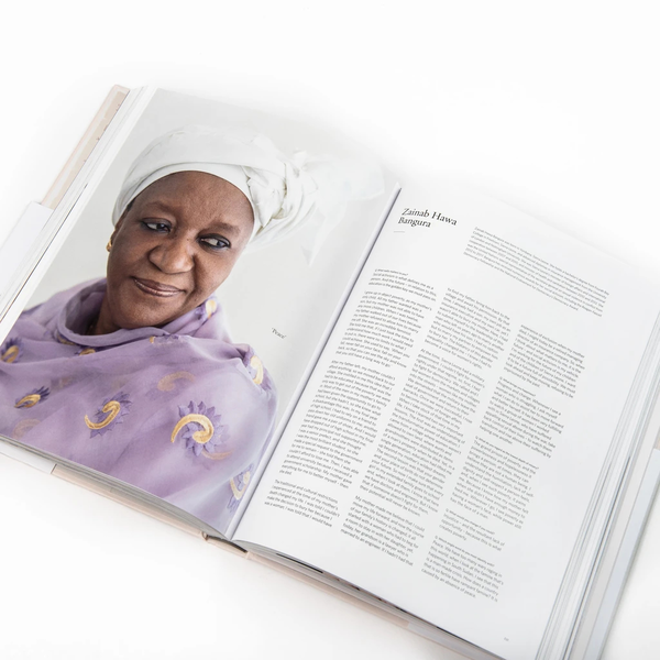 Паперова книга «200 Women», автор Рут Хобдей - фото №1